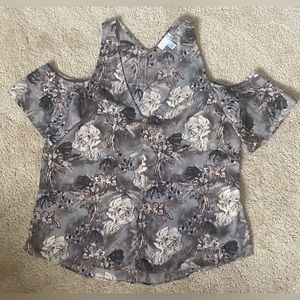 14th & Union Cold Shoulder Top